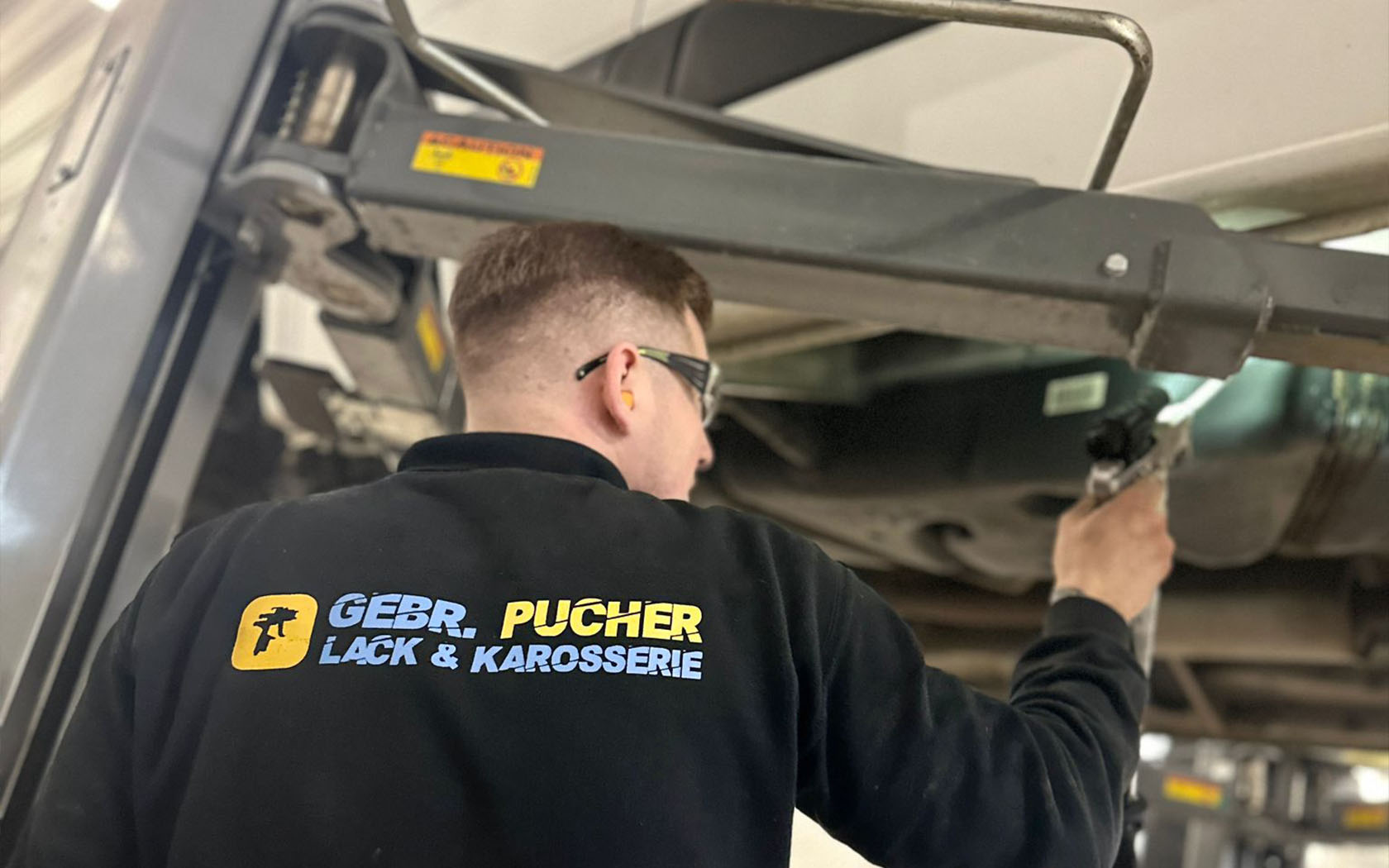 Pucher Lackiererei Gerstetten - Leistungen – Unterbodenversiegelung (Innotec) & Trockeneisstrahlen (Iceblow)